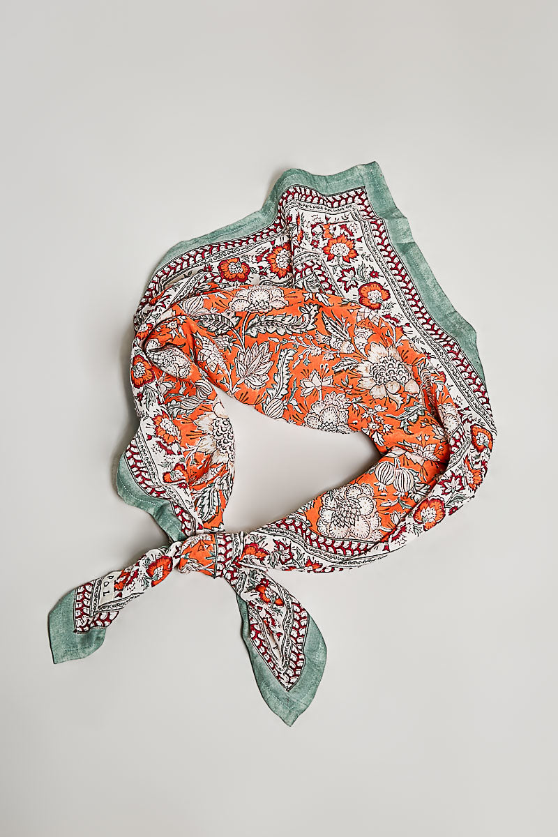 Sally Must have a Scarf (2 Colors)
