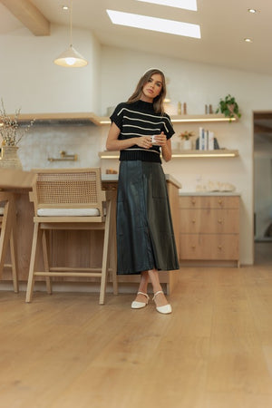 Comeback King Leather Skirt with elastic Waist (2 colors)