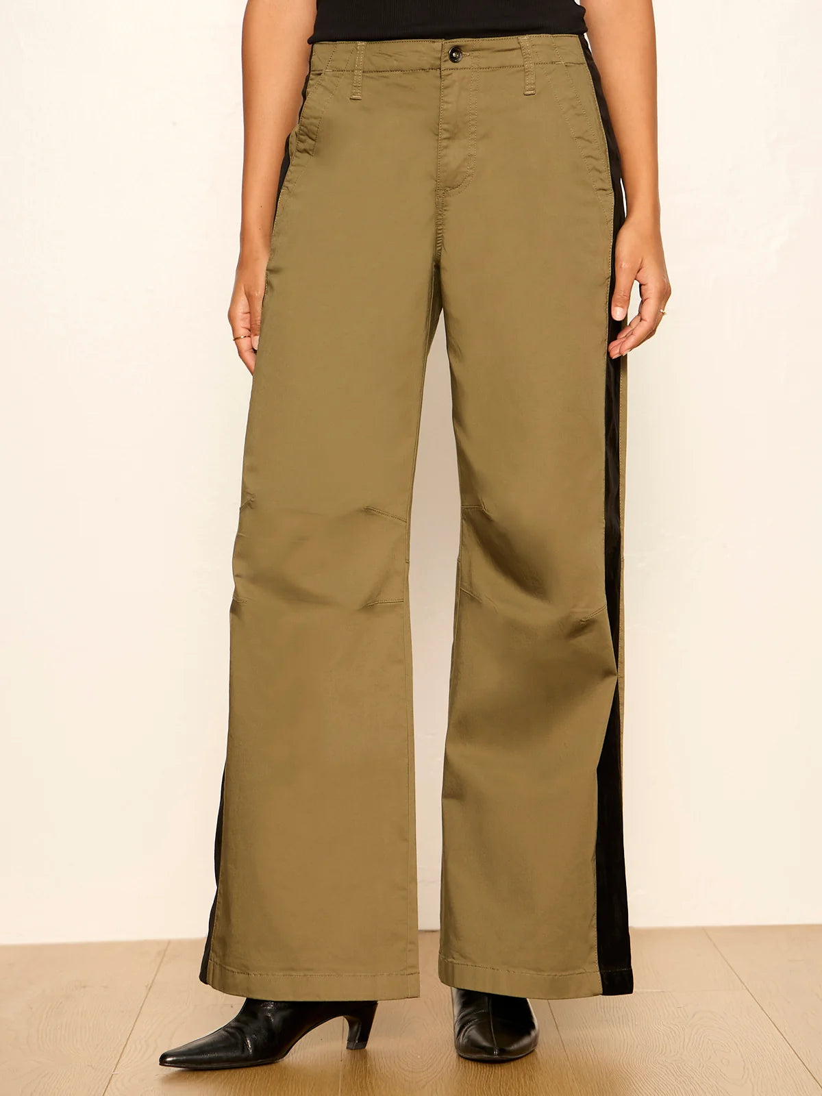Front Row Pants in Vintage Olive with stretch